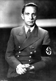 413px-Bundesarchiv_Bild_183-1989-0821-502,_Joseph_Goebbels